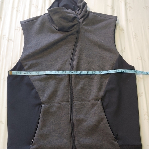 Oakley Vest Womens Medium Black Dark Gray Coupe Standard Regular Fit - Picture 8 of 9